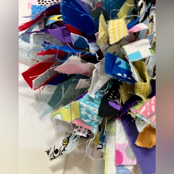 10” Handmade Disney Characters Rag Wreath - Disney Fabrics - Picture 2 of 10